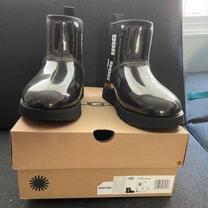 New Women’s size 6 Classic Clear Mini